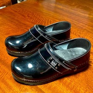 Koi Black Clogs